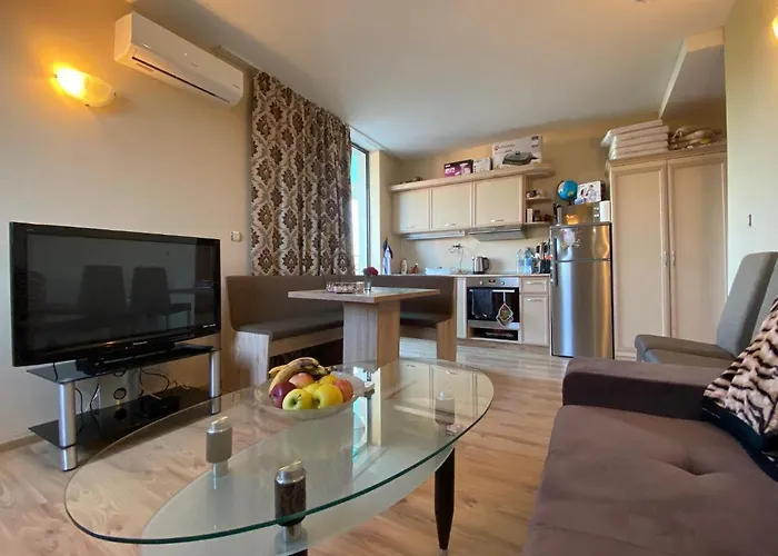 Avalon D608 Big Baolcony Sunny Апартамент