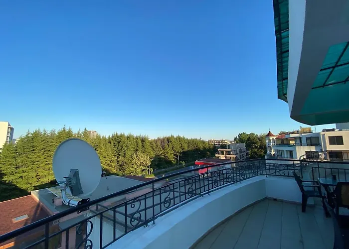 Avalon D608 Big Baolcony Sunny Апартамент *