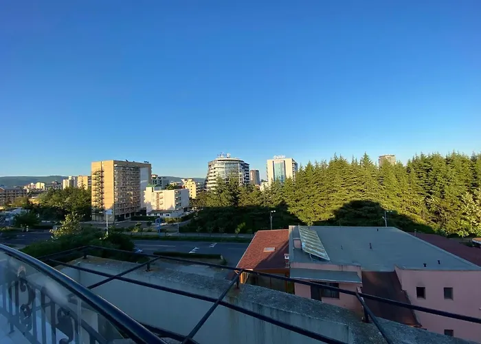 Avalon D608 Big Baolcony Sunny *